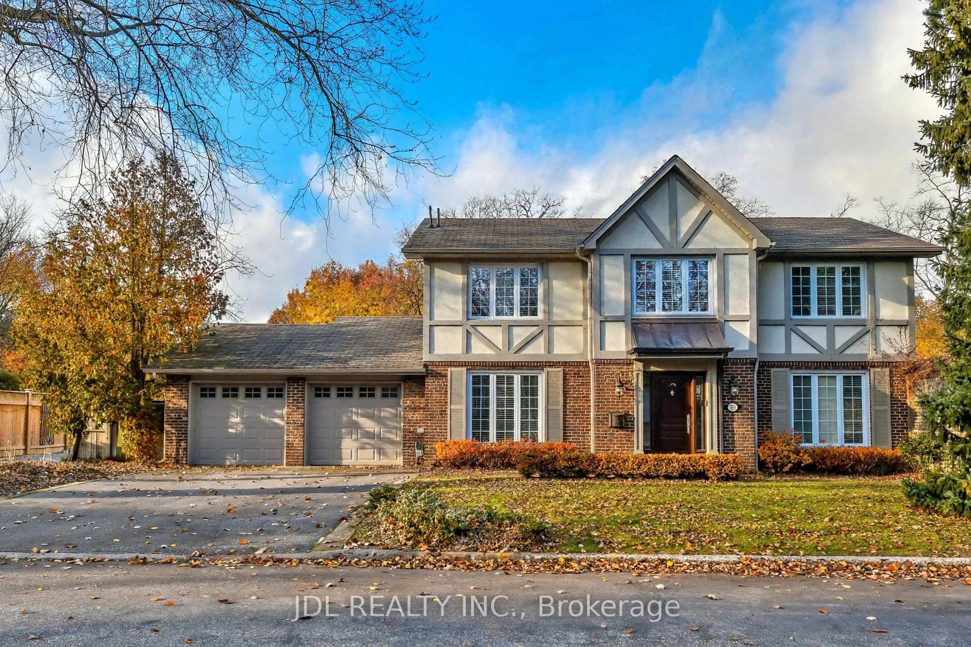 30 Hedgewood Road, Toronto, ON M2L 1L5