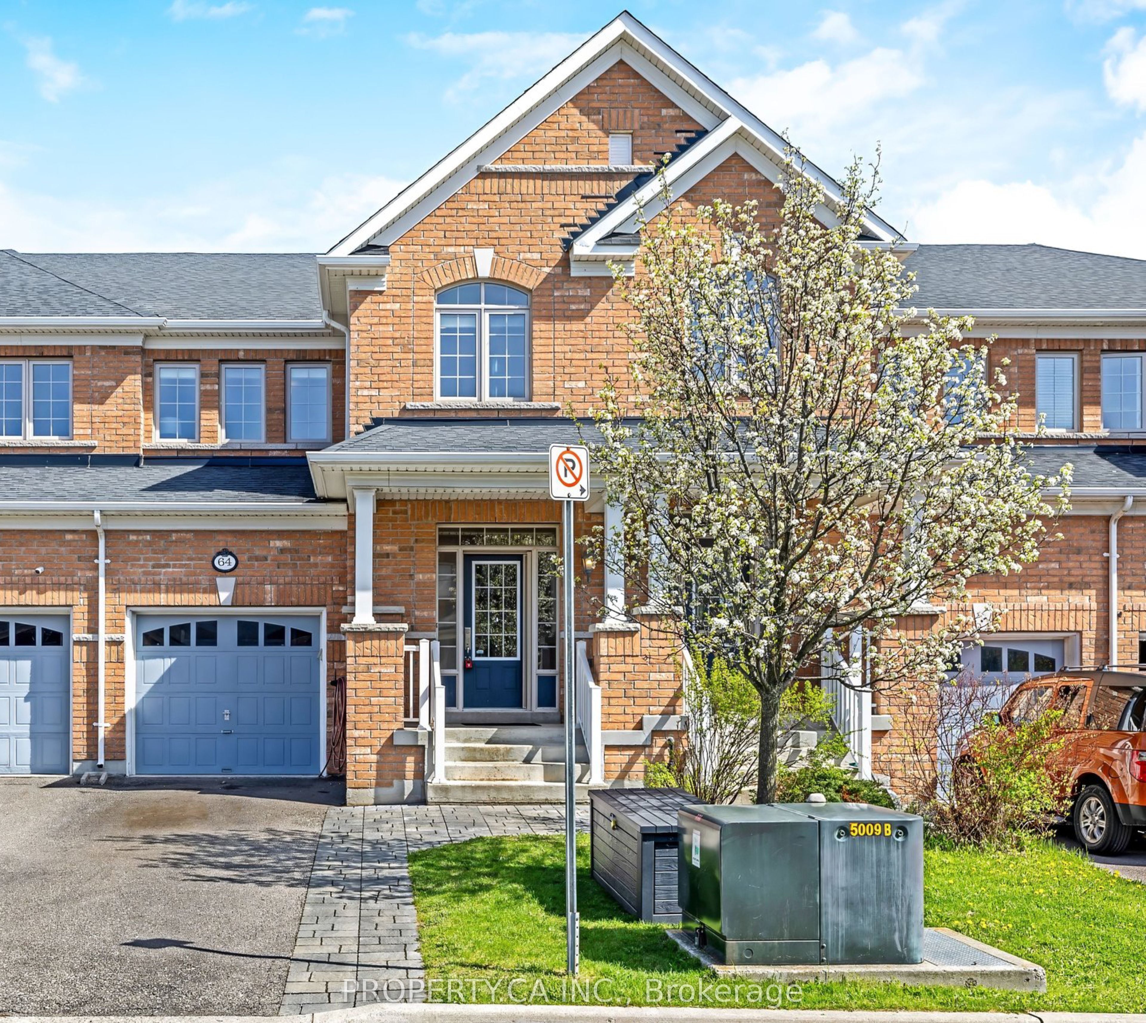 64 Hanson Crescent, Milton - Townhouse