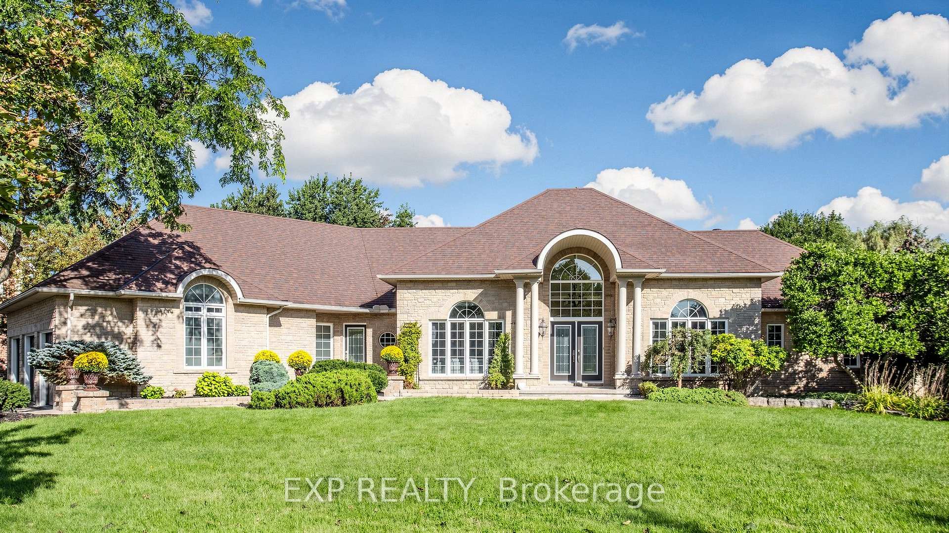 36 Maplehyrn Avenue, East Gwillimbury, ON L0G 1V0