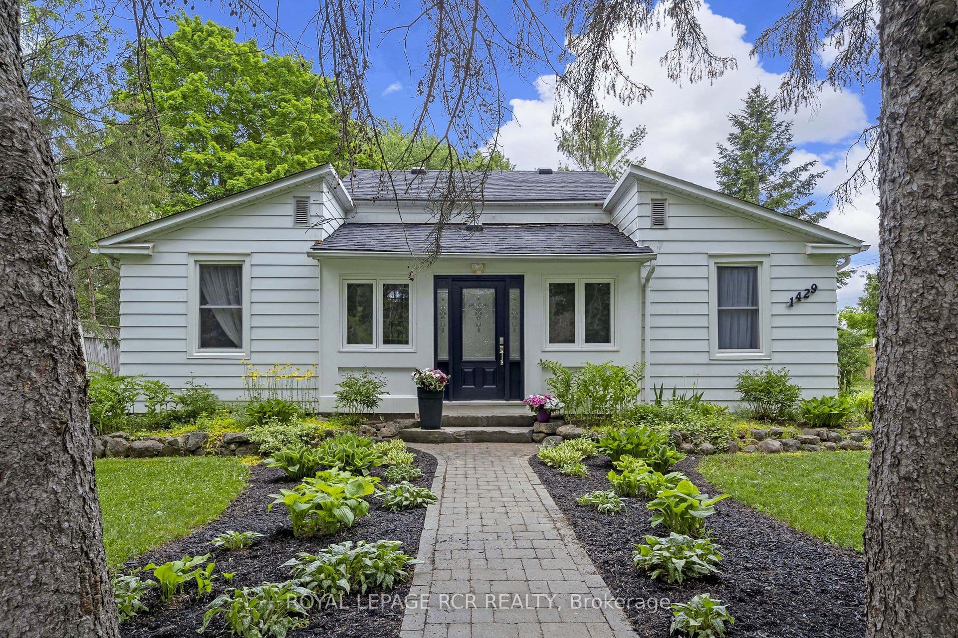 1429 Queen Street, Caledon - Detached