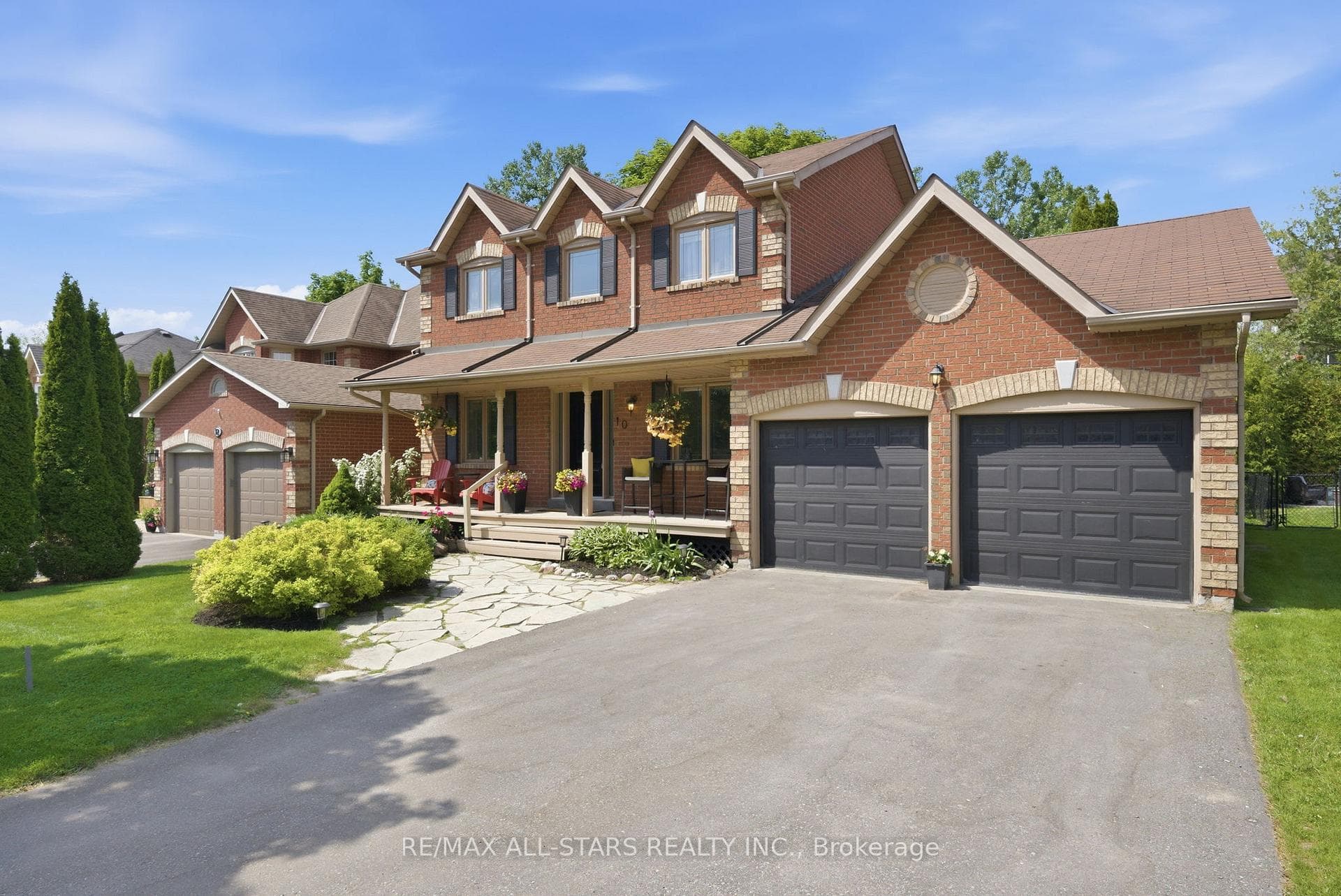 10 Forsythe Drive, Uxbridge, ON L9P 1V7