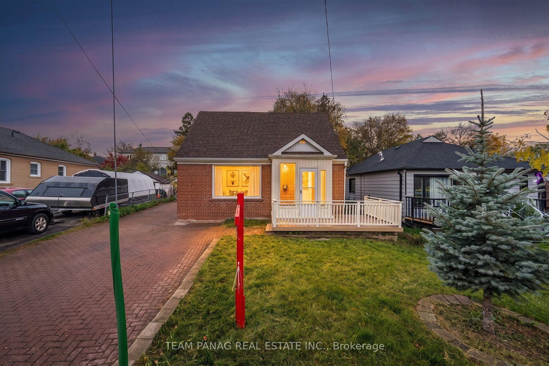 8 Berry Creek Drive, Toronto, ON M9W 3Z9