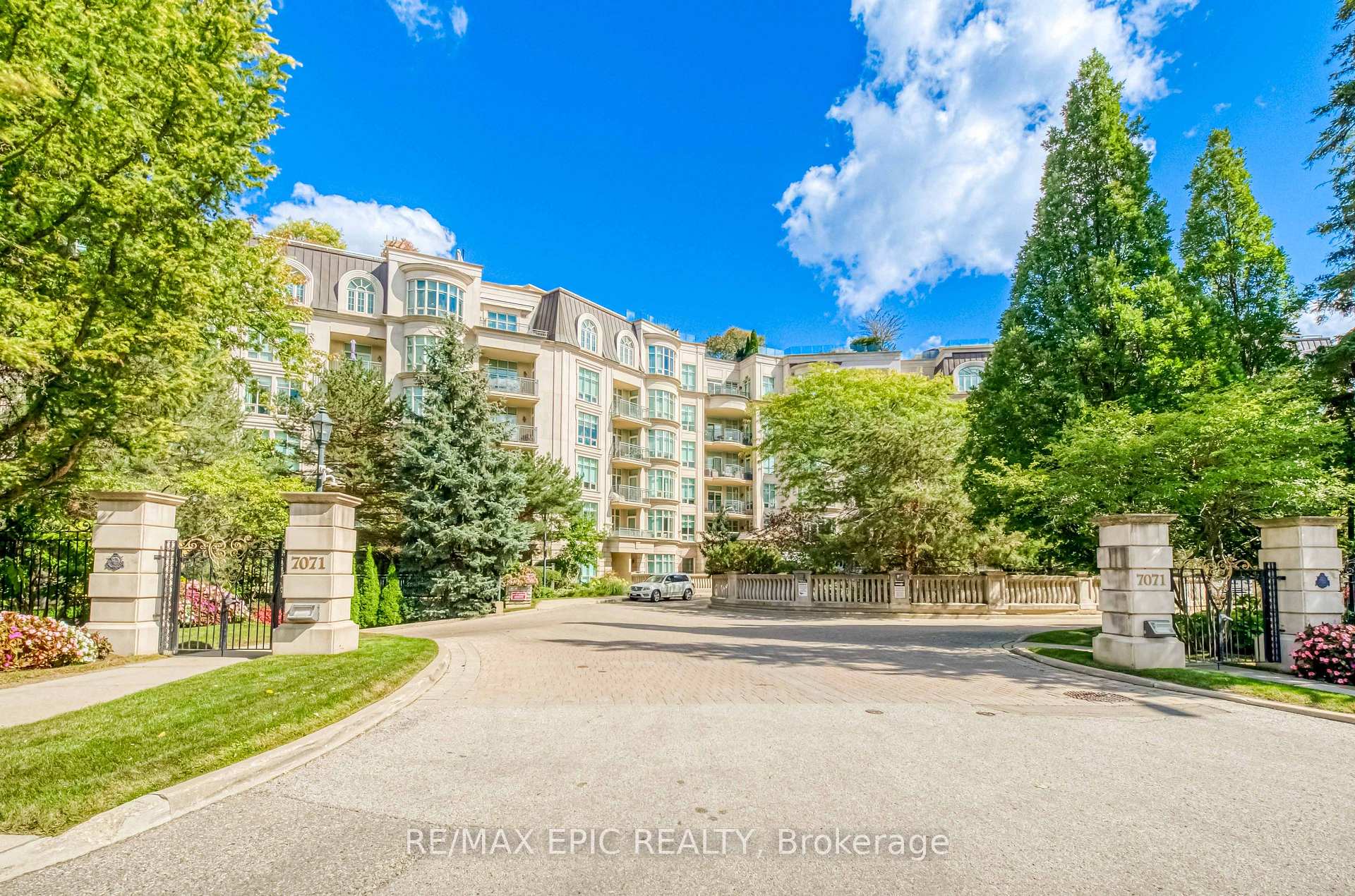 7071 Bayview Avenue 211, Markham, ON L3T 7Y8