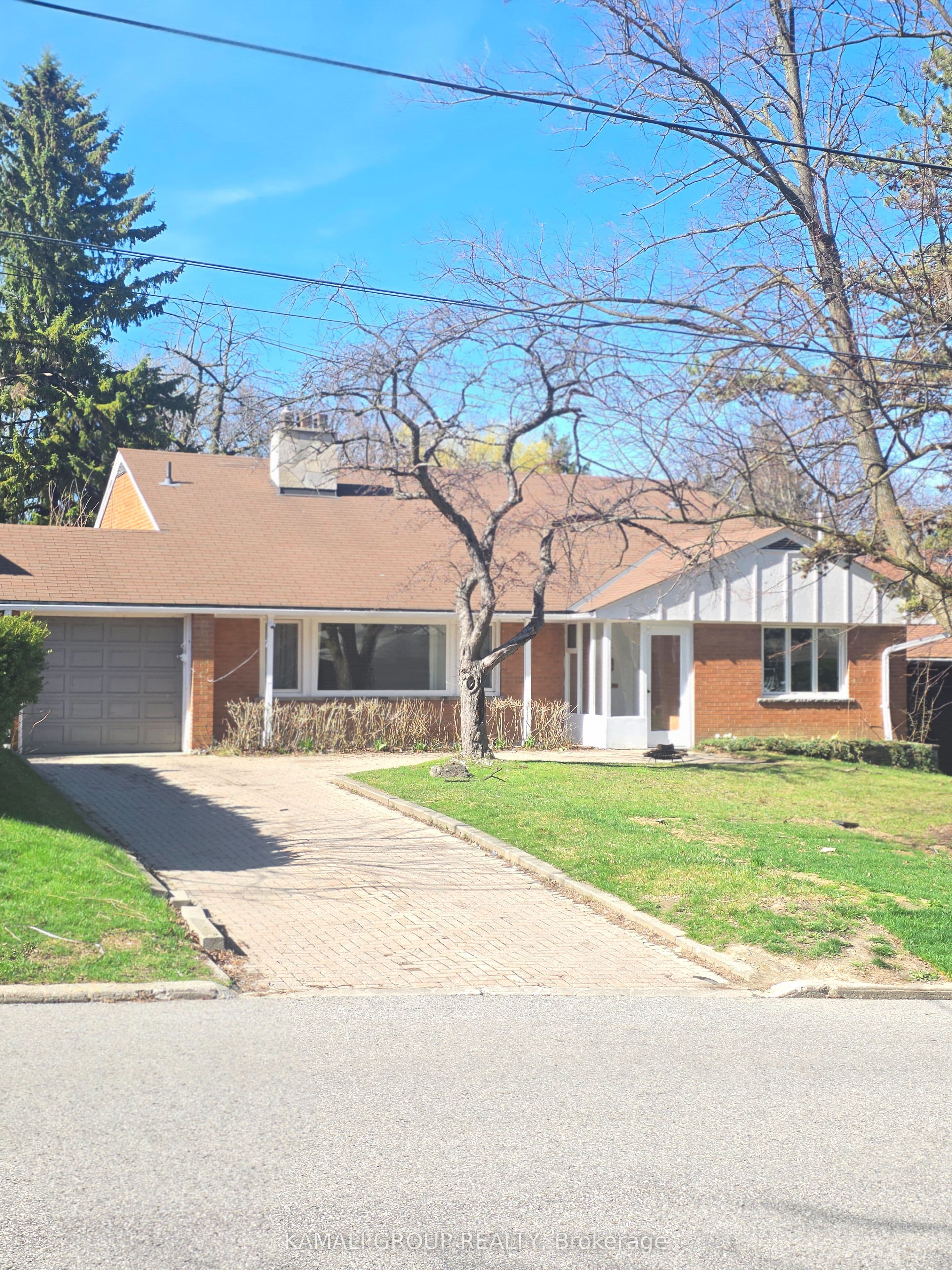 66 Hawksbury Drive, Toronto - Detached