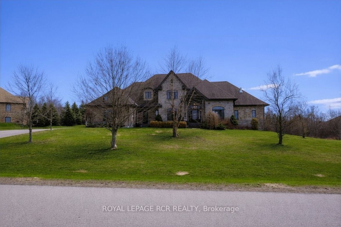 7 Proctor Avenue, Caledon - Detached