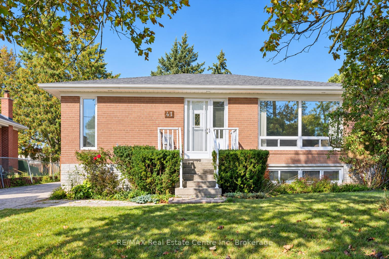 41 Prince Charles Street, Halton Hills, ON L7G 3T9