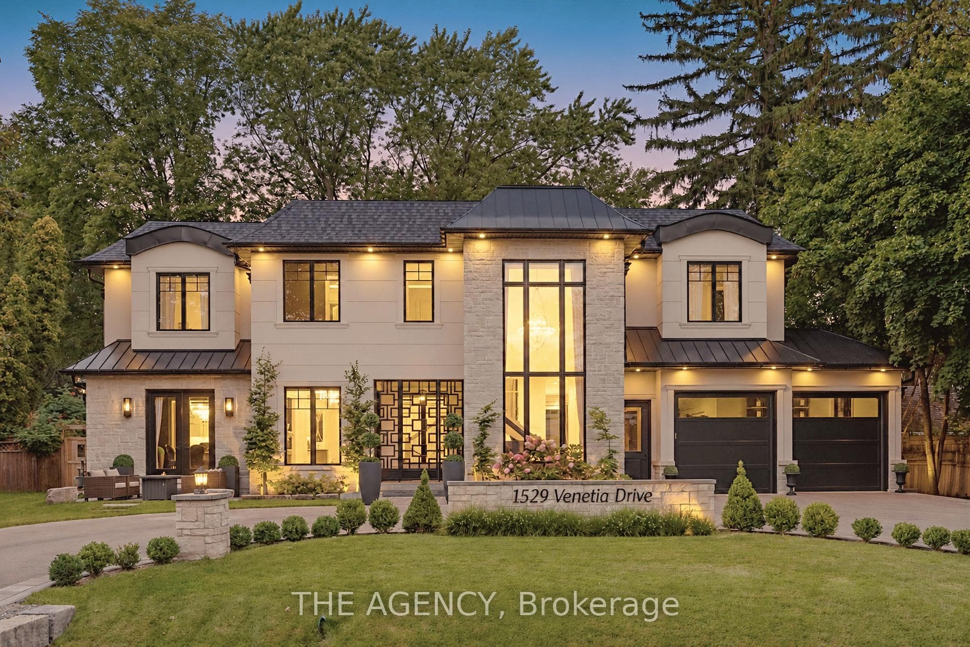1529 Venetia Drive, Oakville, ON L6L 1K8