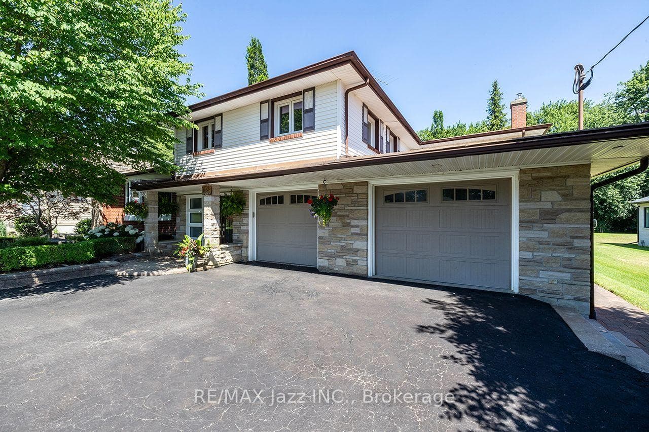 624 Roselawn Avenue, Oshawa, ON L1L 1B2