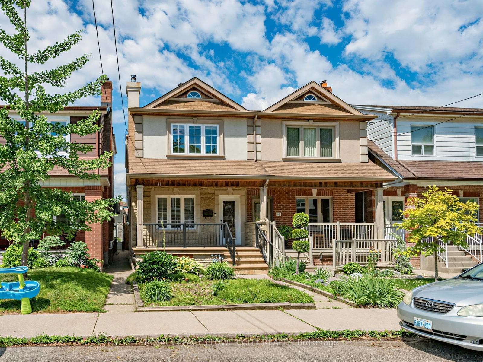 52 Gillespie Avenue, Toronto W03, ON M6N 2Y6