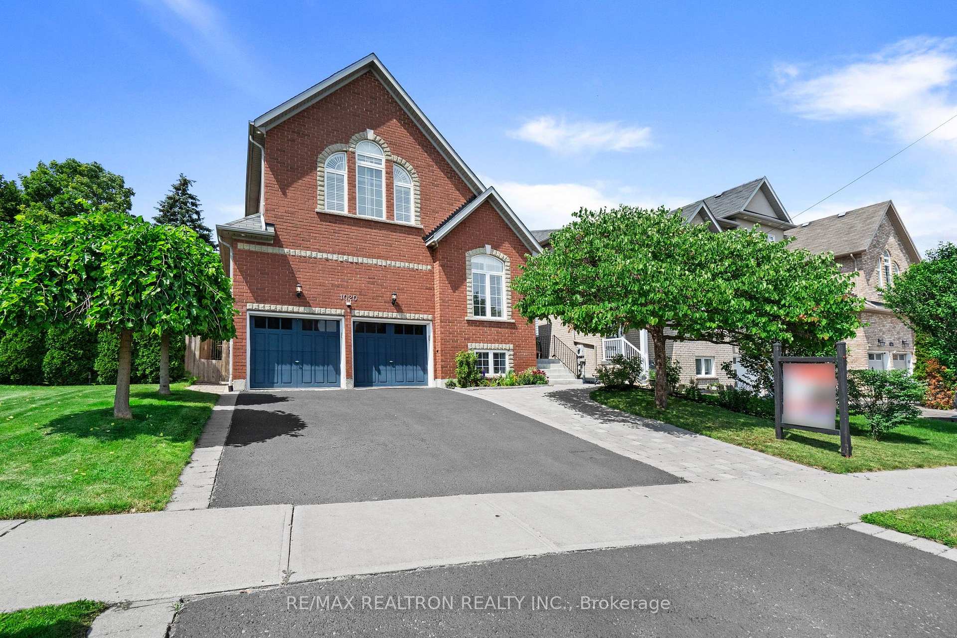 1020 Colonial Street, Pickering, ON L1X 1P1