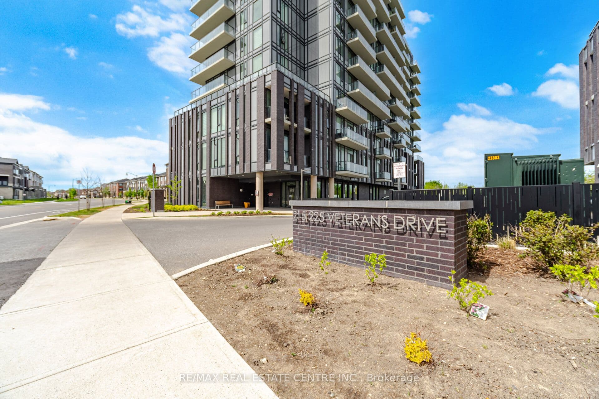 225 Veterans Drive, Brampton - Condo Apartment