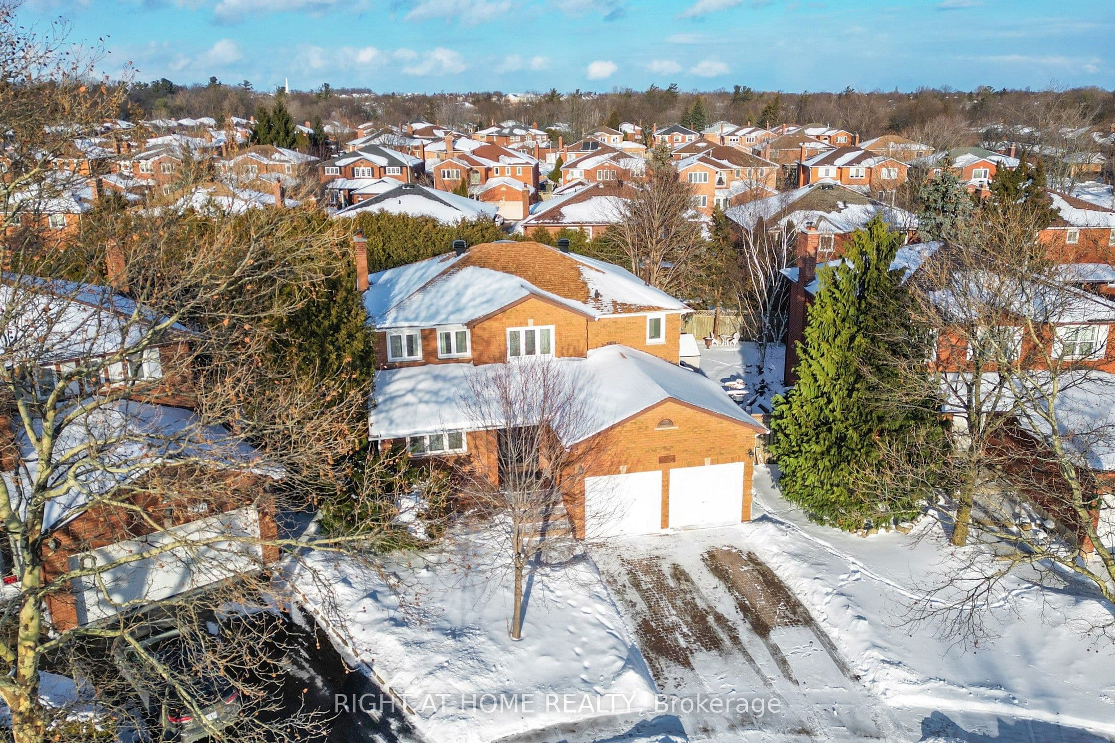 272 Hickory Circle, Oakville - Detached