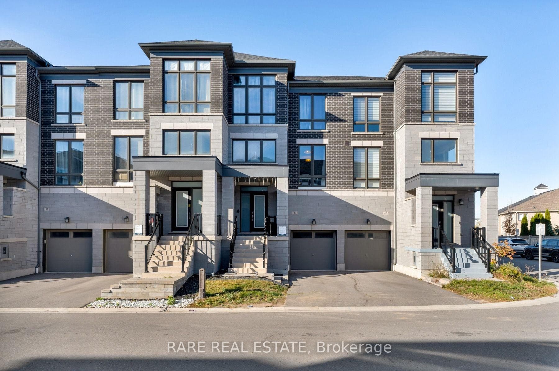 47 Douet Lane, Ajax, ON L1Z 0V4