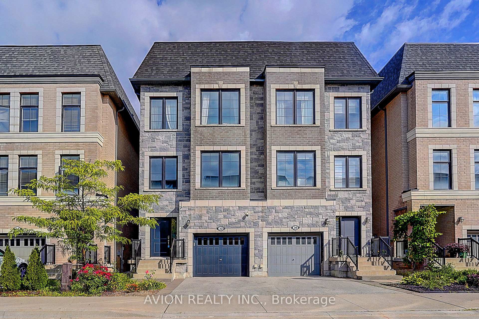 32 Mcgurran Lane, Richmond Hill, ON L4B 0G8
