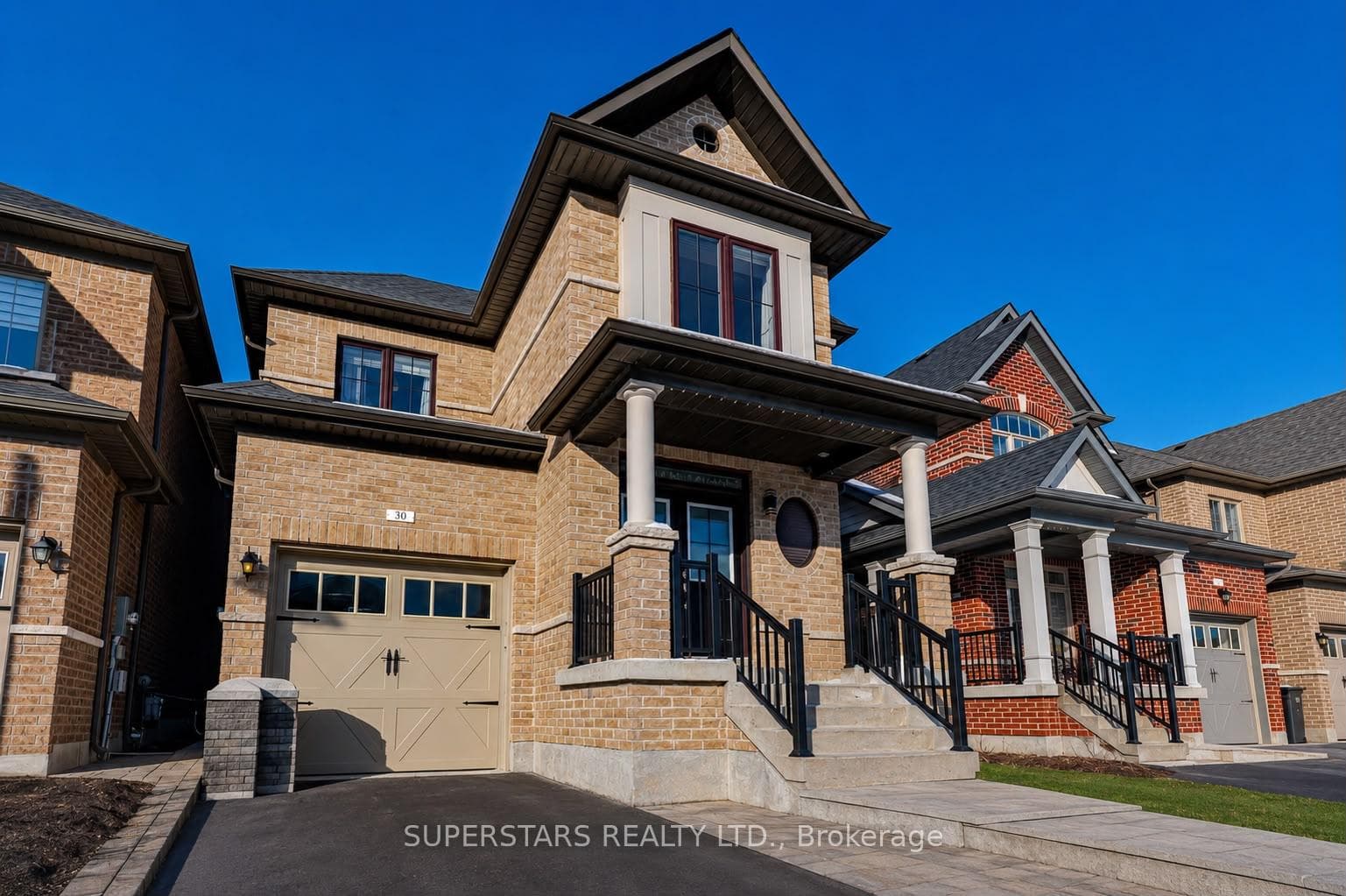 30 Festival Court, East Gwillimbury, ON L9N 0N8