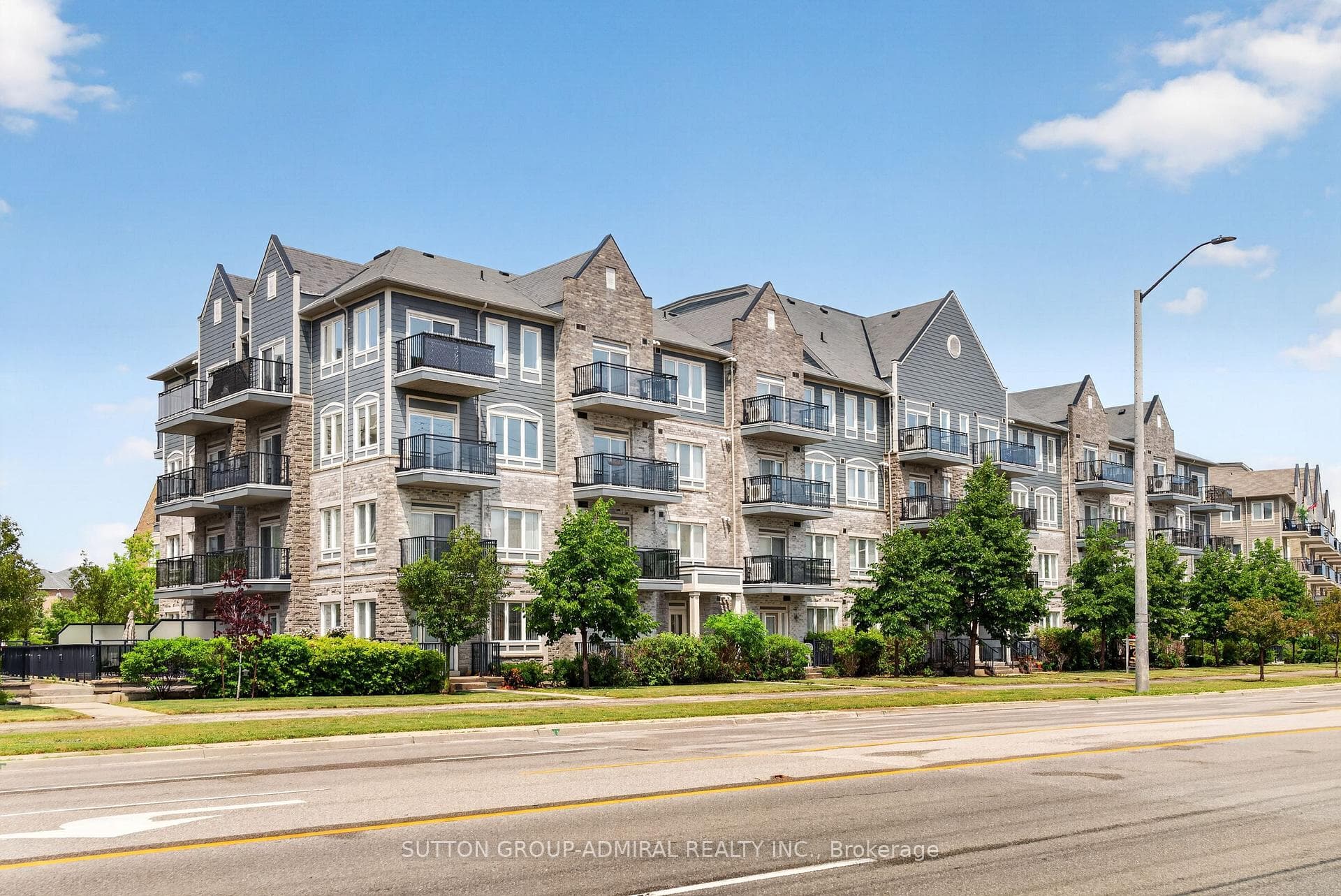 3075 Thomas Street 213, Mississauga, ON L5M 0L8
