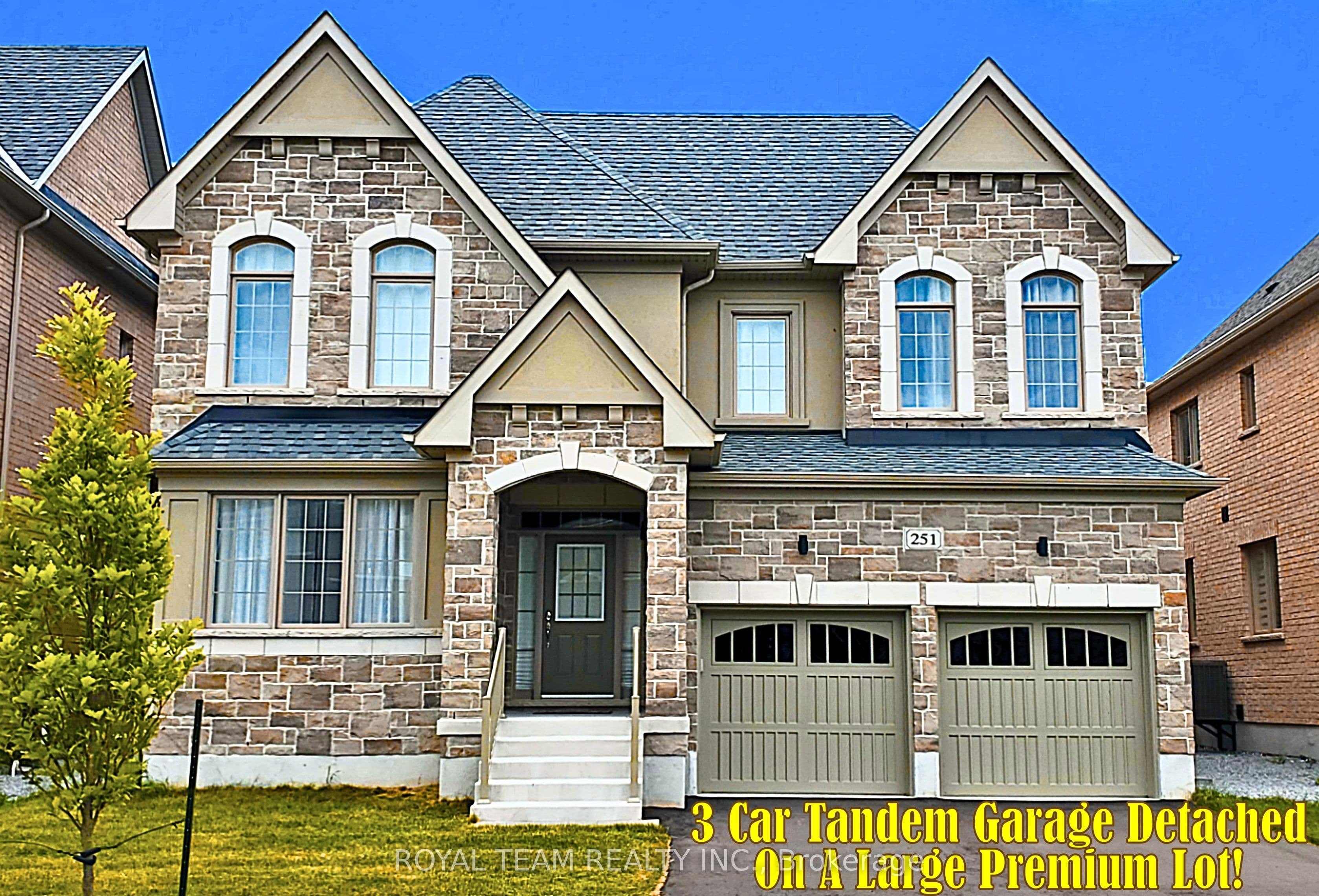 251 Danny Wheeler Boulevard, Georgina - Detached