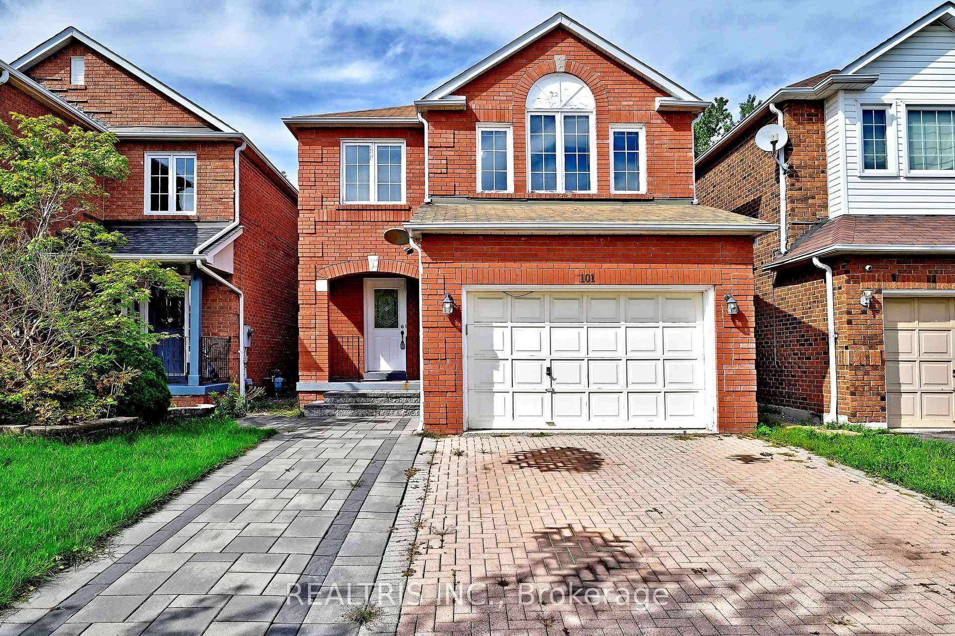 101 Booth Crescent N, Ajax, ON L1Z 1H7