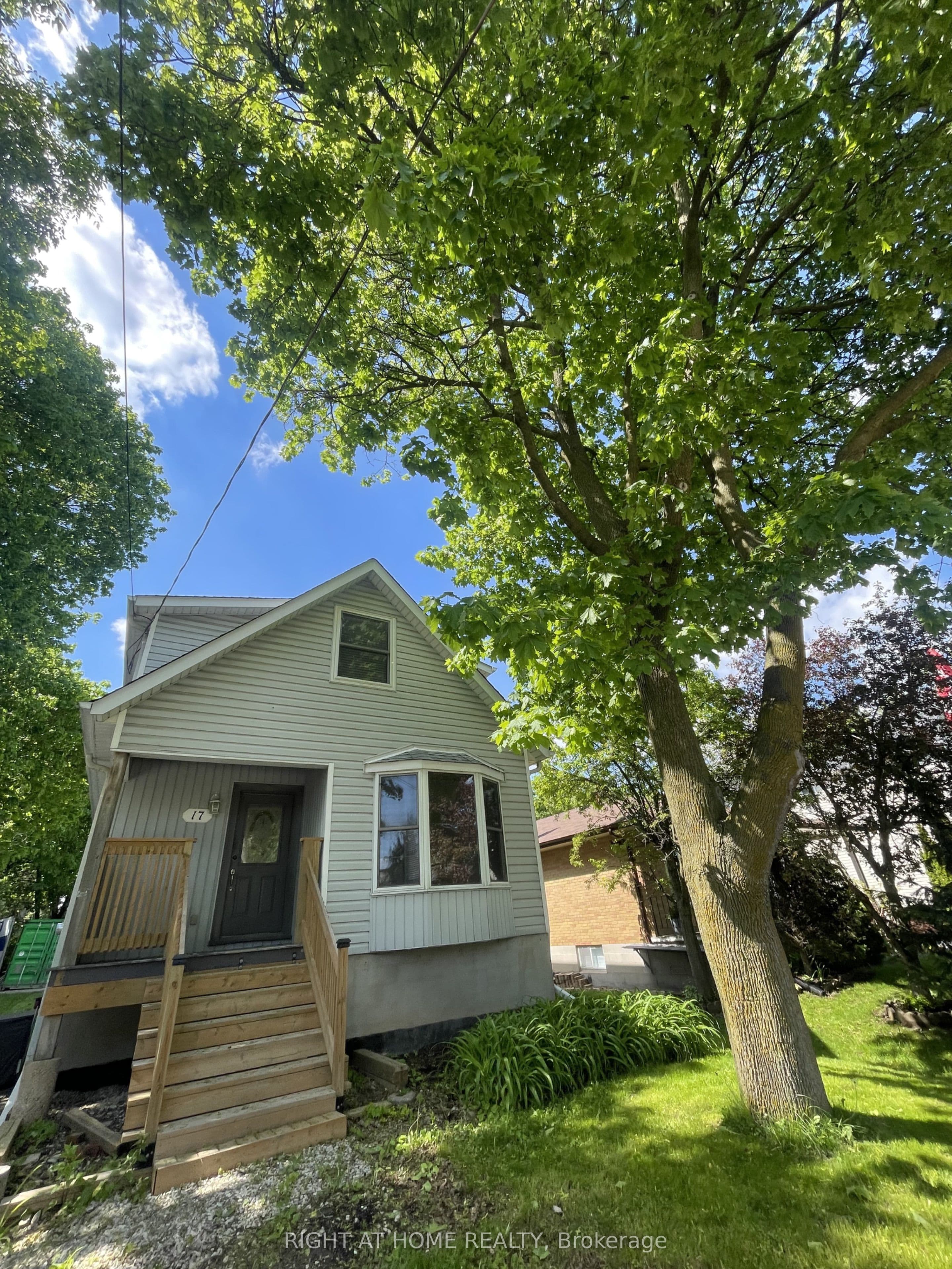 17 Mill Street, Milton - Detached