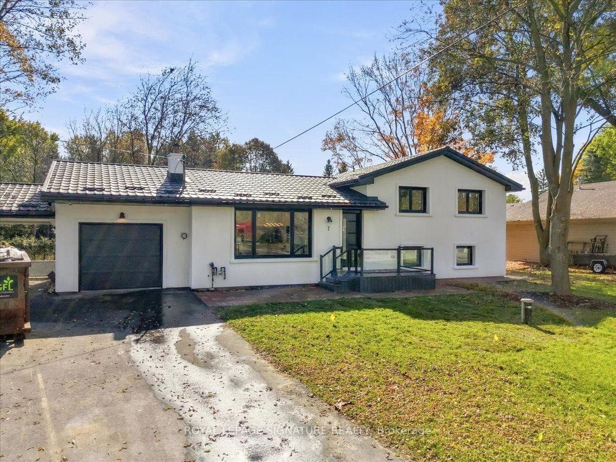 7 Parkside Drive, East Gwillimbury, ON L9N 1G2