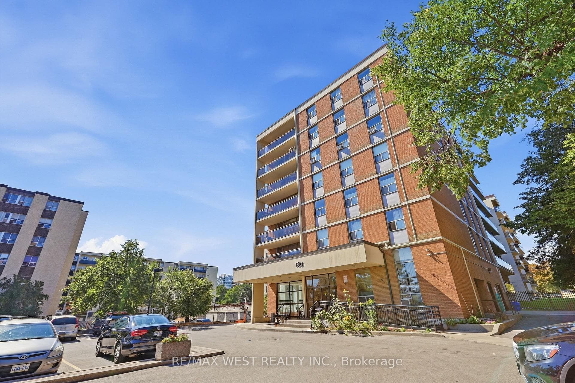 180 Dudley Avenue 302, Markham, ON L3T 4X2
