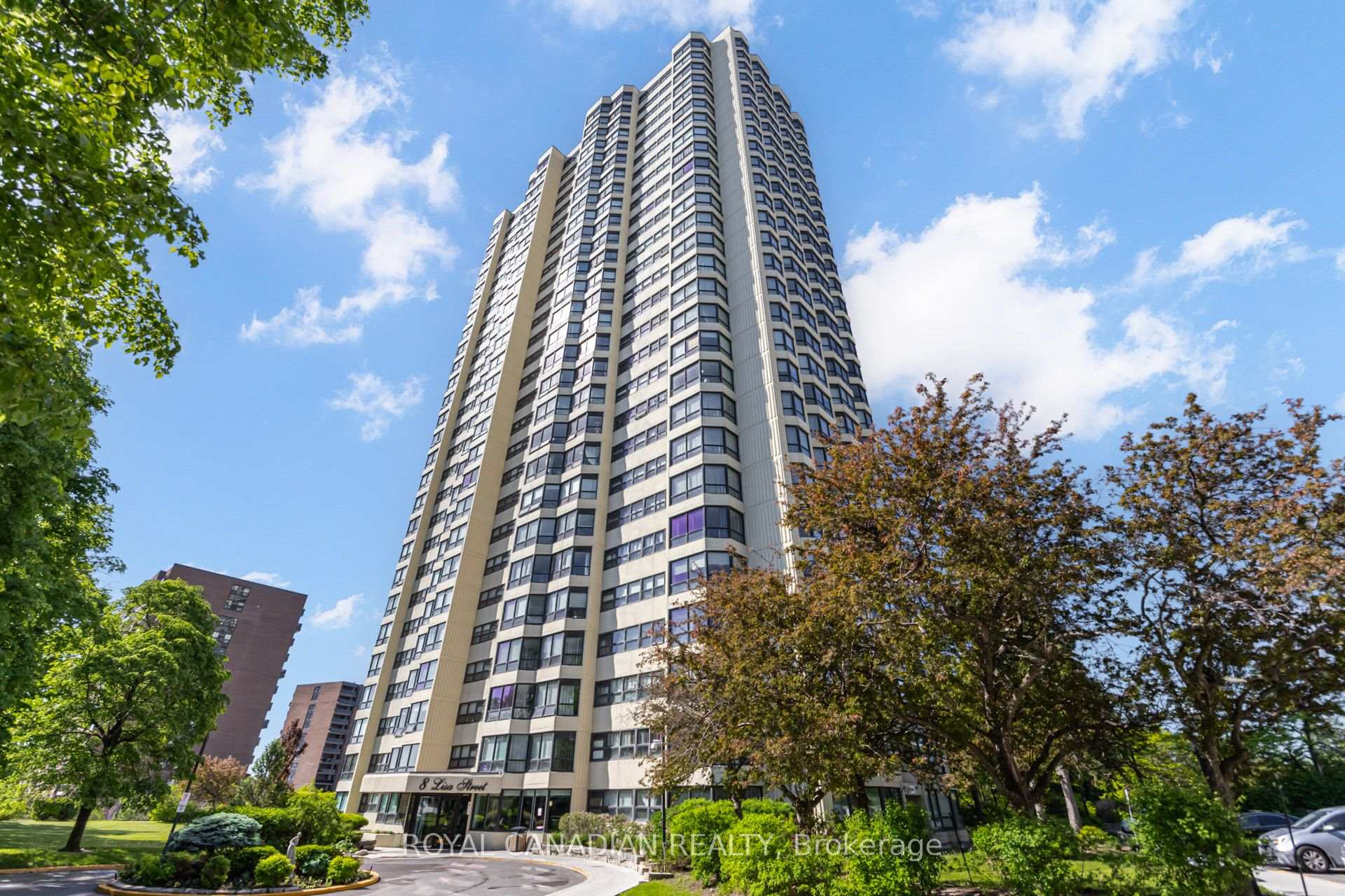 8 Lisa Street 1906, Brampton, ON L6T 4S6