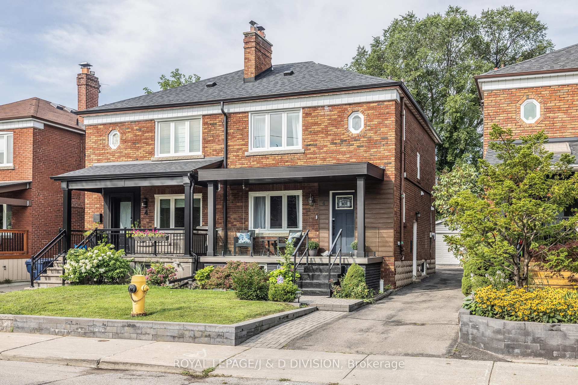 6 Lankin Boulevard, Toronto, ON M4J 4W8