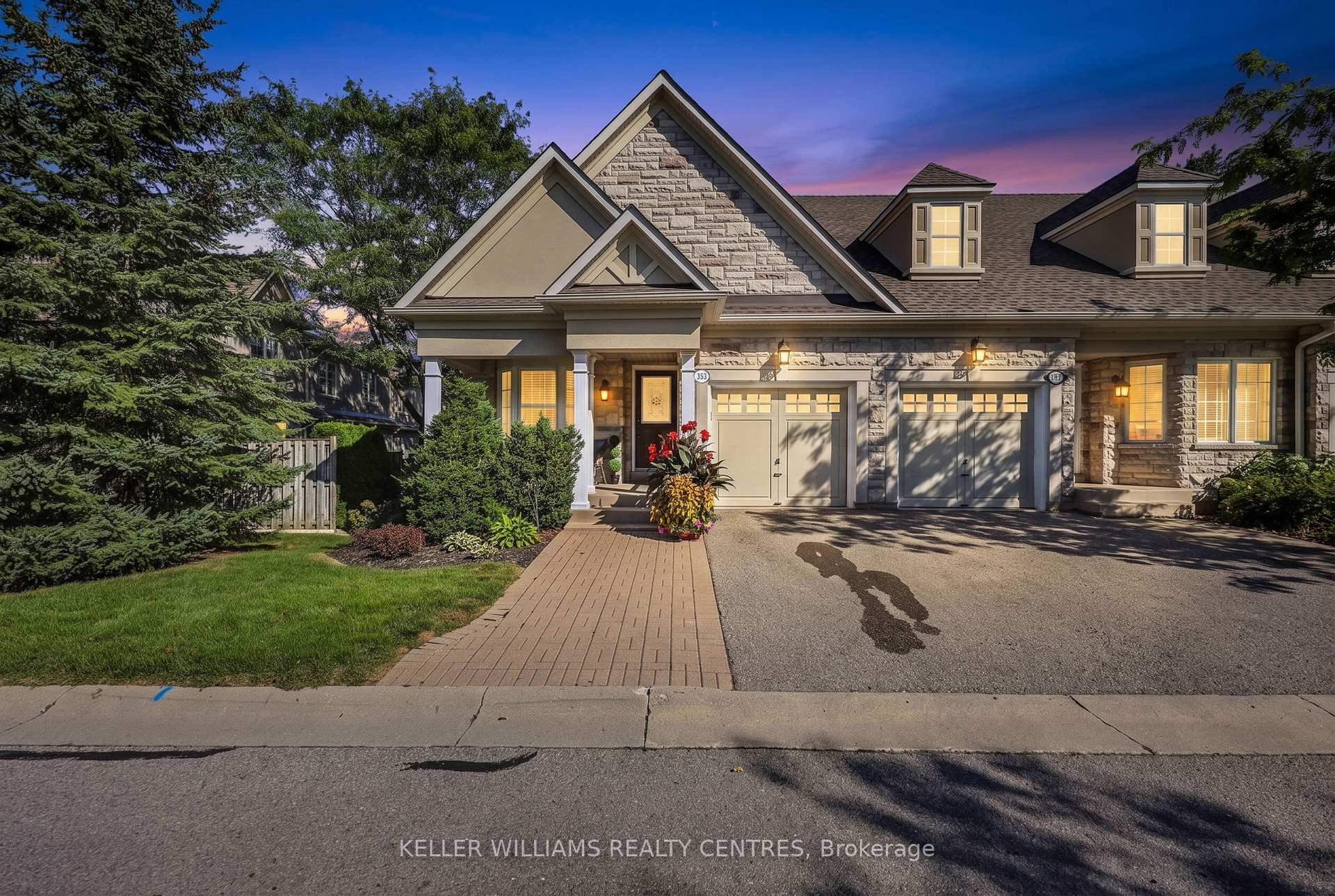353 Terry Carter Crescent 10, Newmarket, ON L3Y 9G2