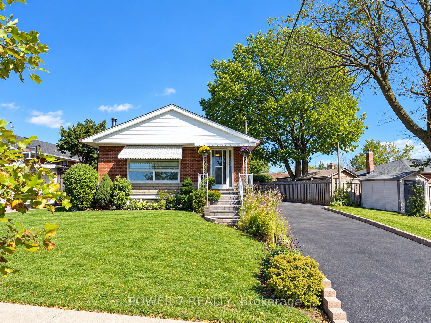 3 Brantwood Drive, Toronto, ON M1H 2G5