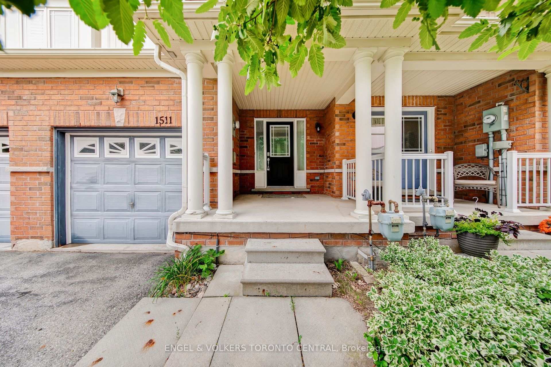 1511 Glenbourne Drive, Oshawa, ON L1K 0M5
