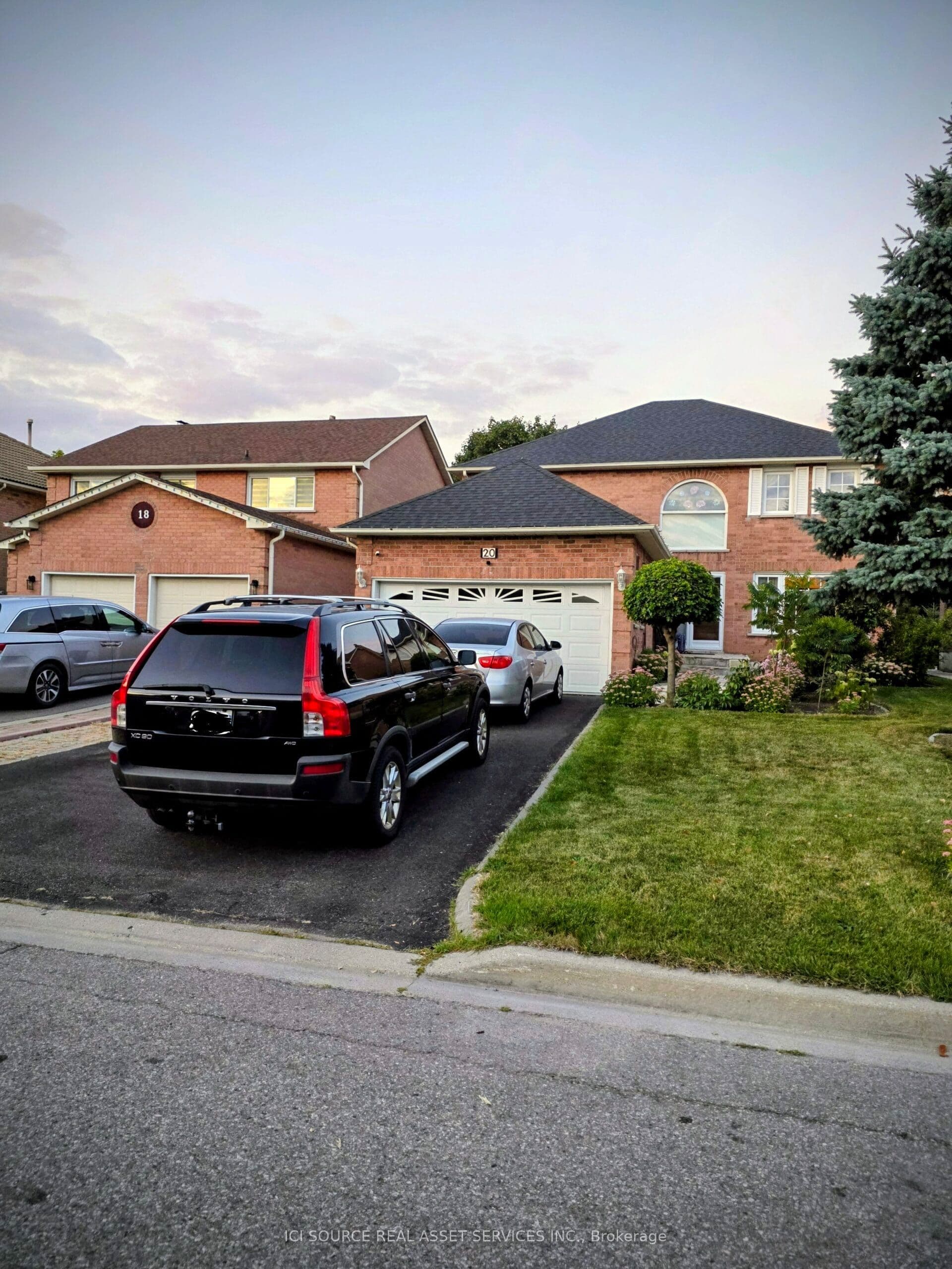 20 Plover Place, Brampton - Detached