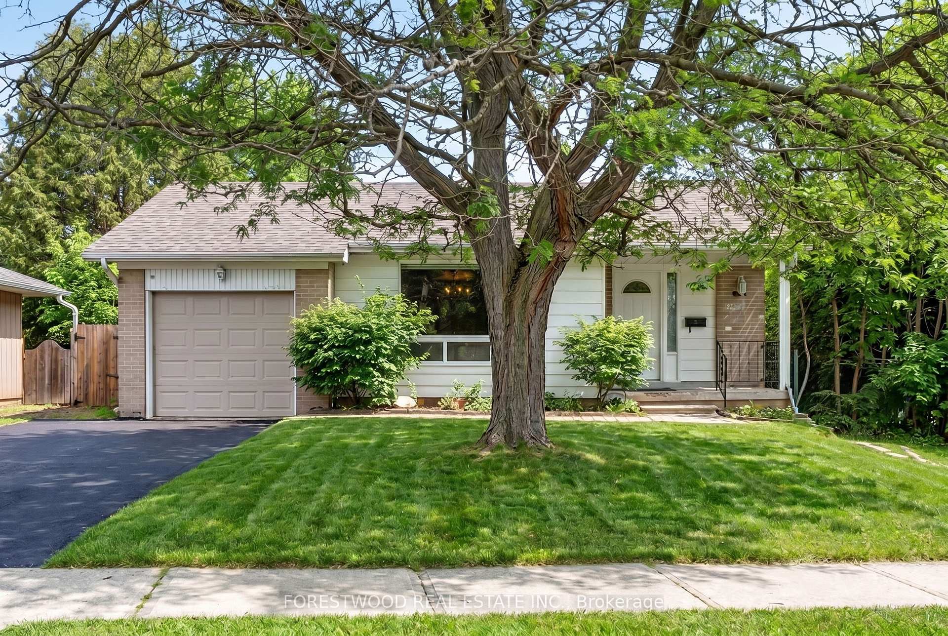 1157 Newton Road, Oakville, ON L6H 2A1