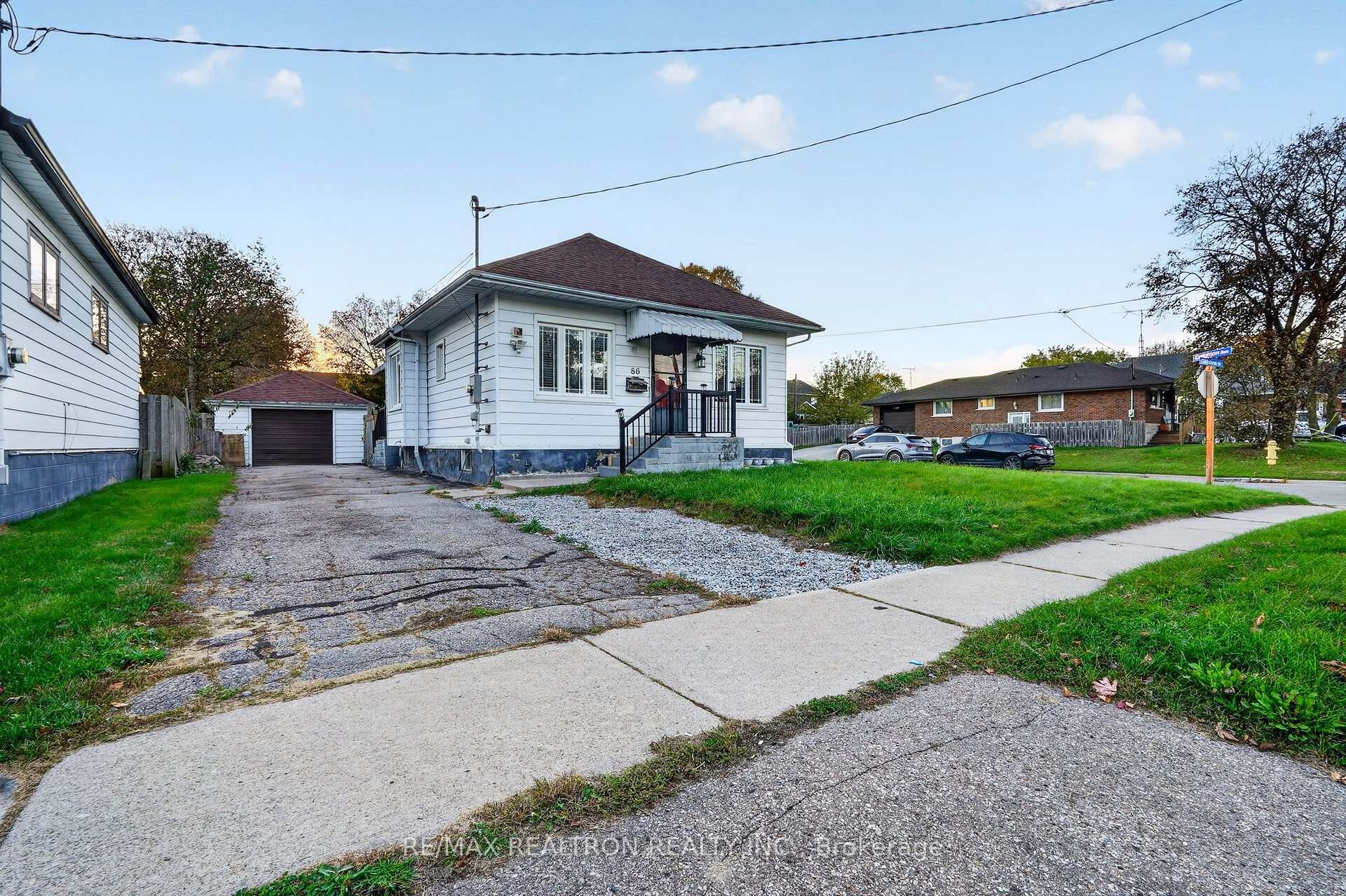 86 Gibbons Street, Oshawa, ON L1J 4X9