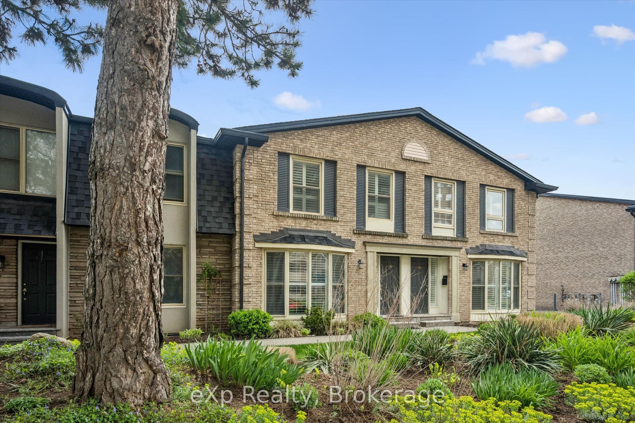 1418 Ghent Avenue, Burlington - Condo Town