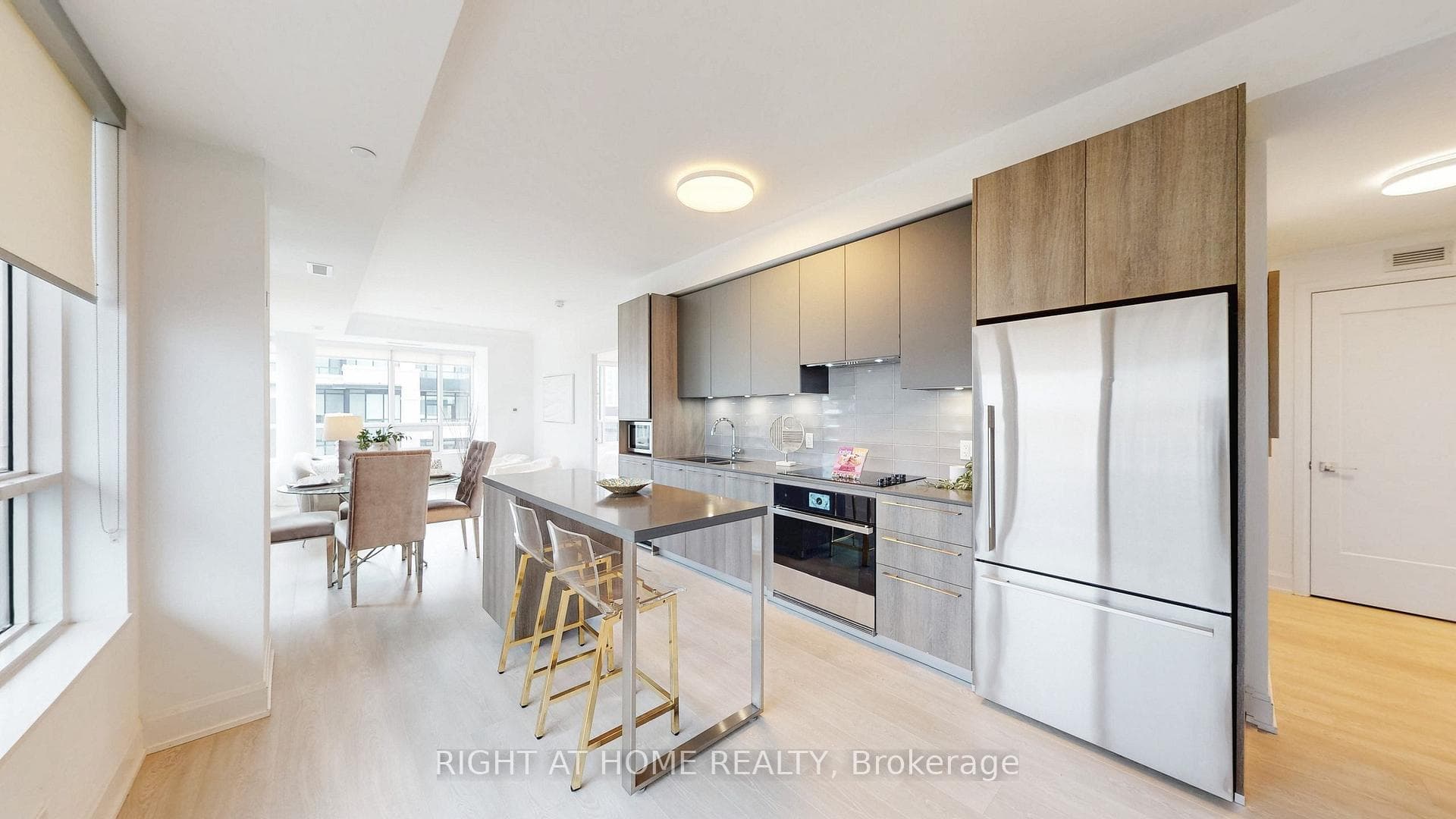 38 Water Walk Drive 818, Markham, ON L3R 6M8