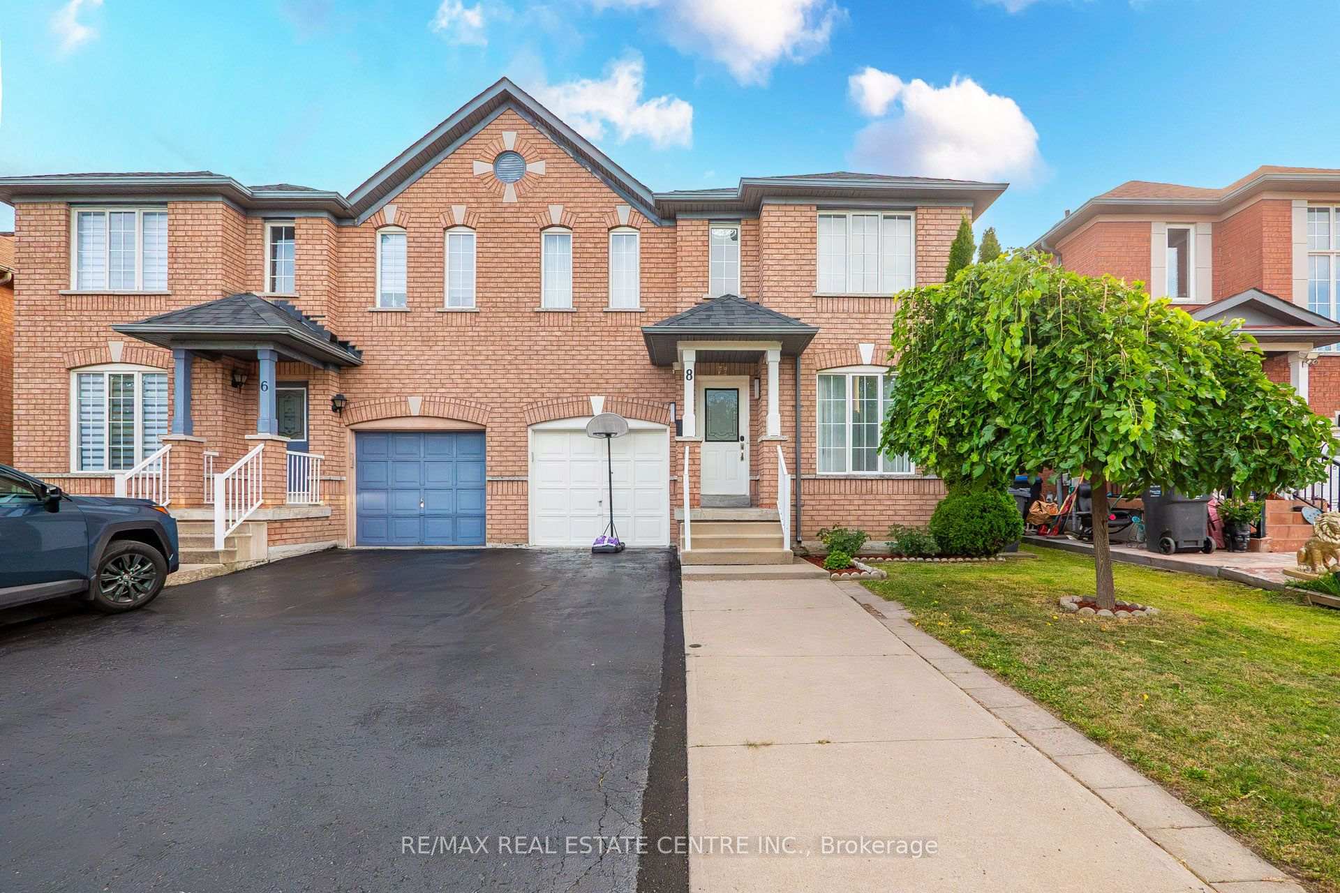8 Flatlands Way, Brampton, ON L6R 2B5