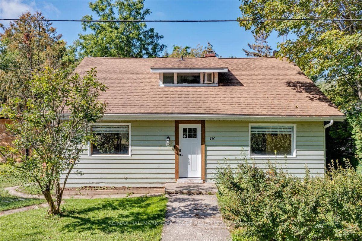 18 Ravenswood Drive, Georgina, ON L0E 1L0