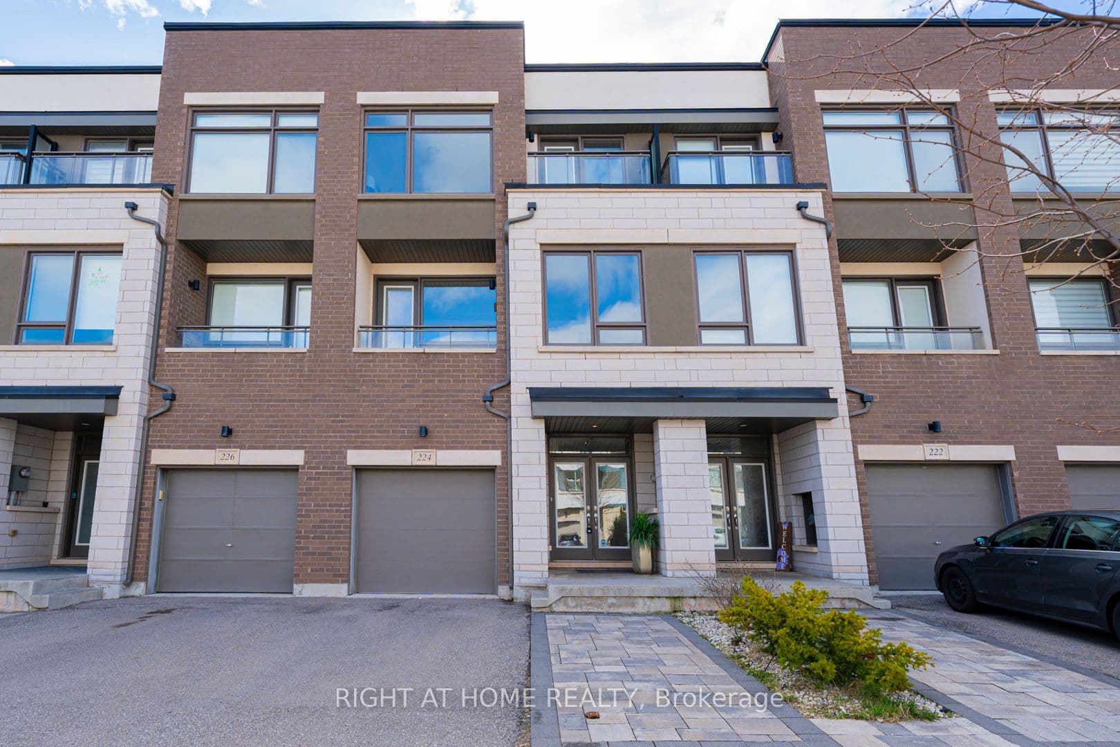 224 Wheat Boom Drive, Oakville - Att/Row/Townhouse