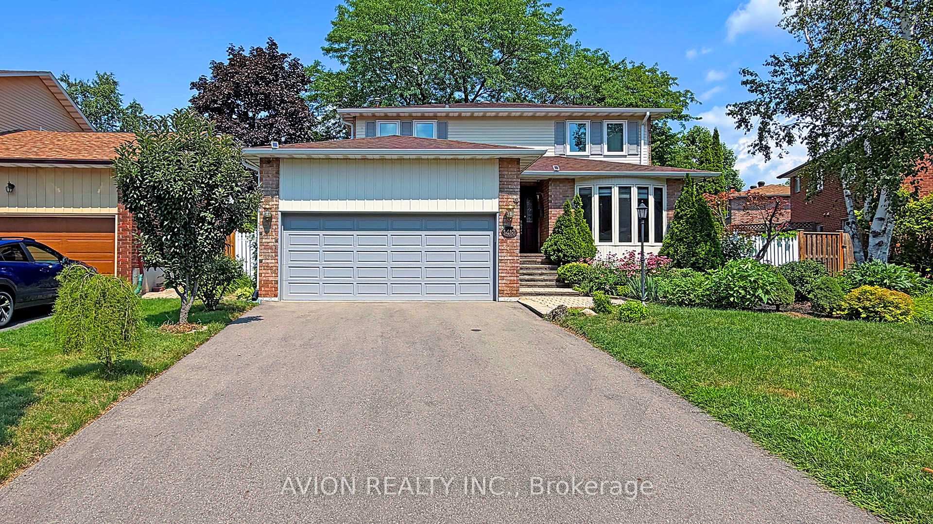 1413 Harmsworth Square, Oakville, ON L6H 3E7