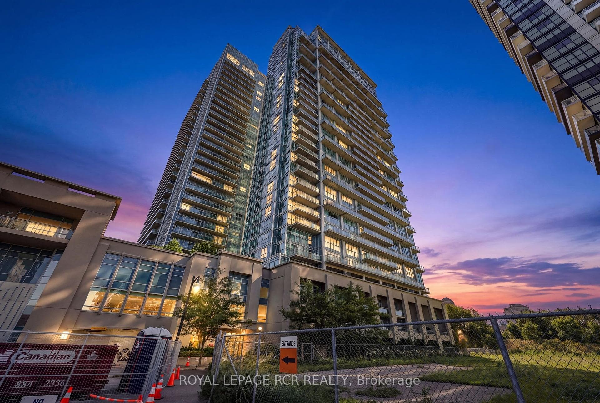 165 Legion Road N 1022, Toronto, ON M8Y 0B3
