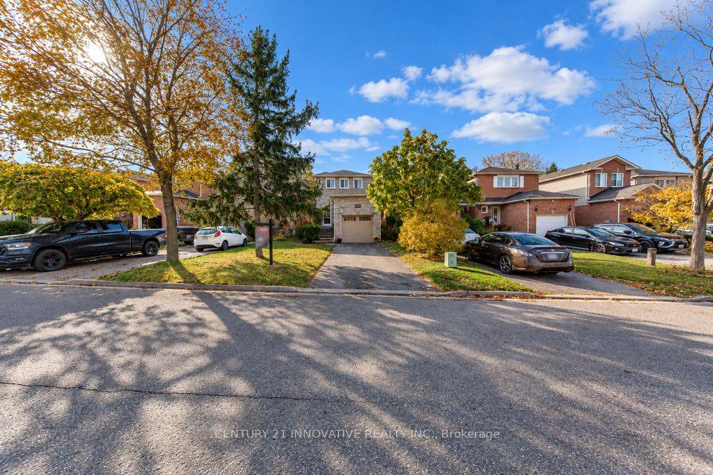 2124 Duberry Drive, Pickering, ON L1X 2A1