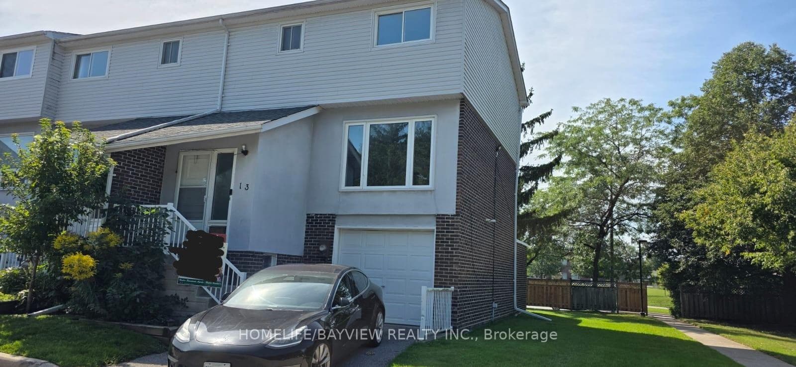 303 Garden Street 13, Whitby, ON L1N 3W3