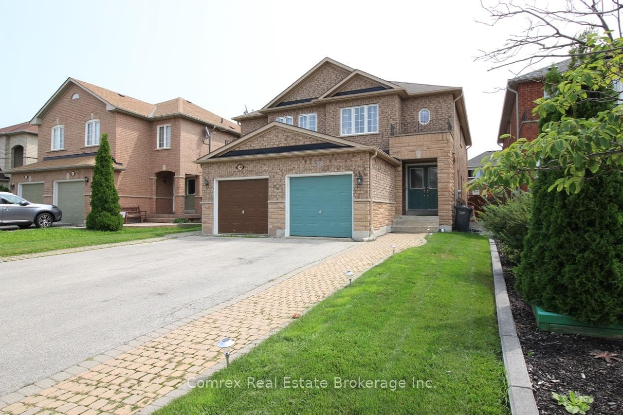 7295 Lowville Heights, Mississauga, ON L5N 8L4
