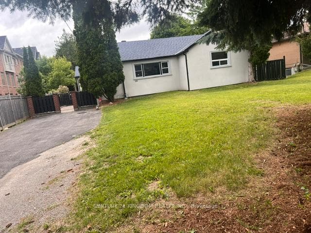 132 Old Harwood Avenue, Ajax, ON L1T 4W4