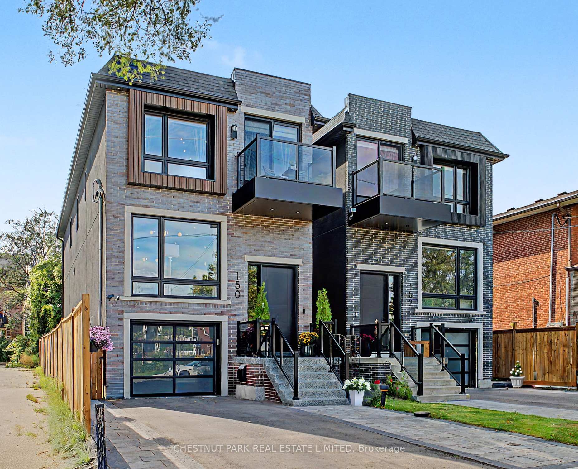 150 Sheldon Avenue, Toronto, ON M8W 4L6