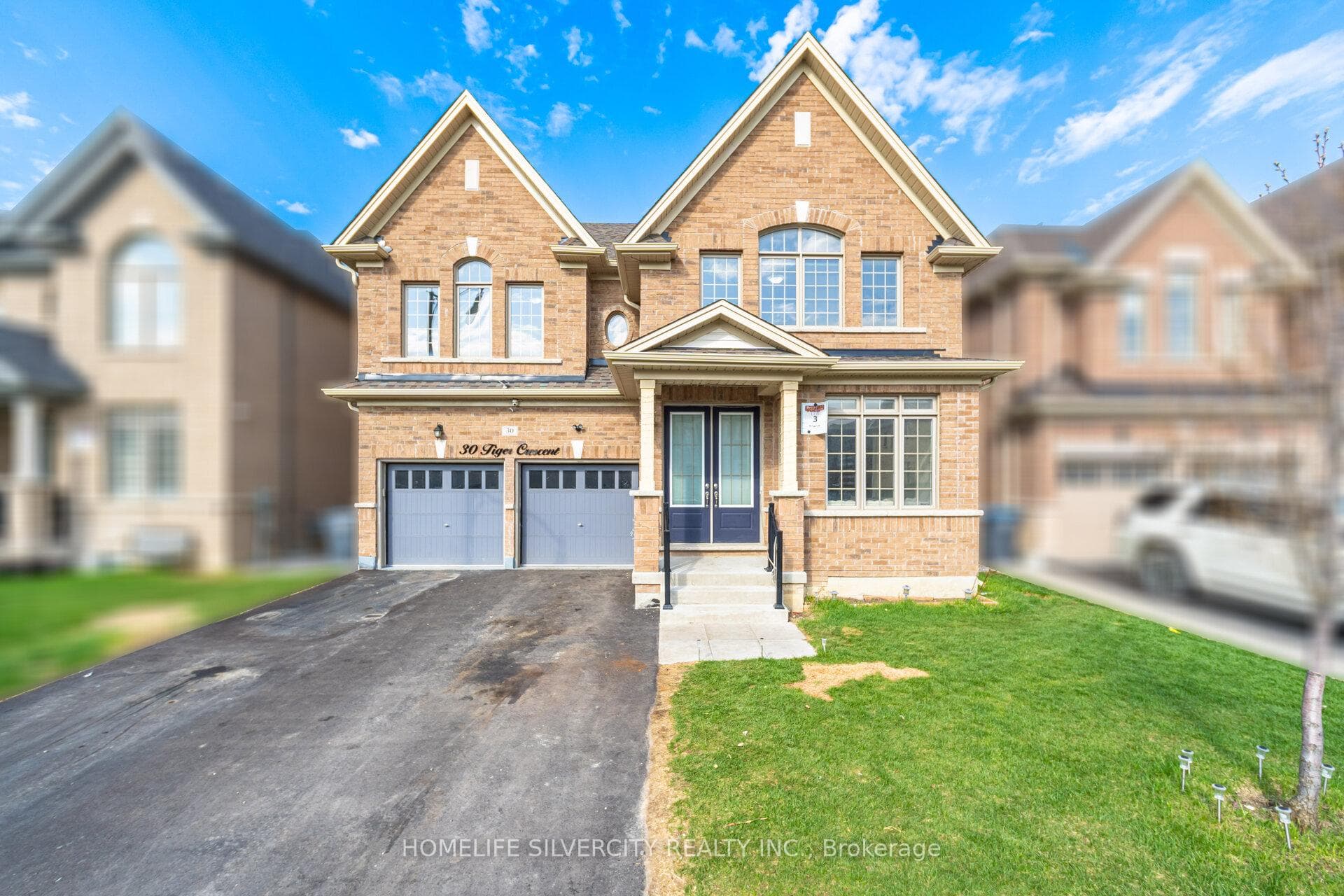 30 Tiger Crescent, Brampton, ON L6R 4C1
