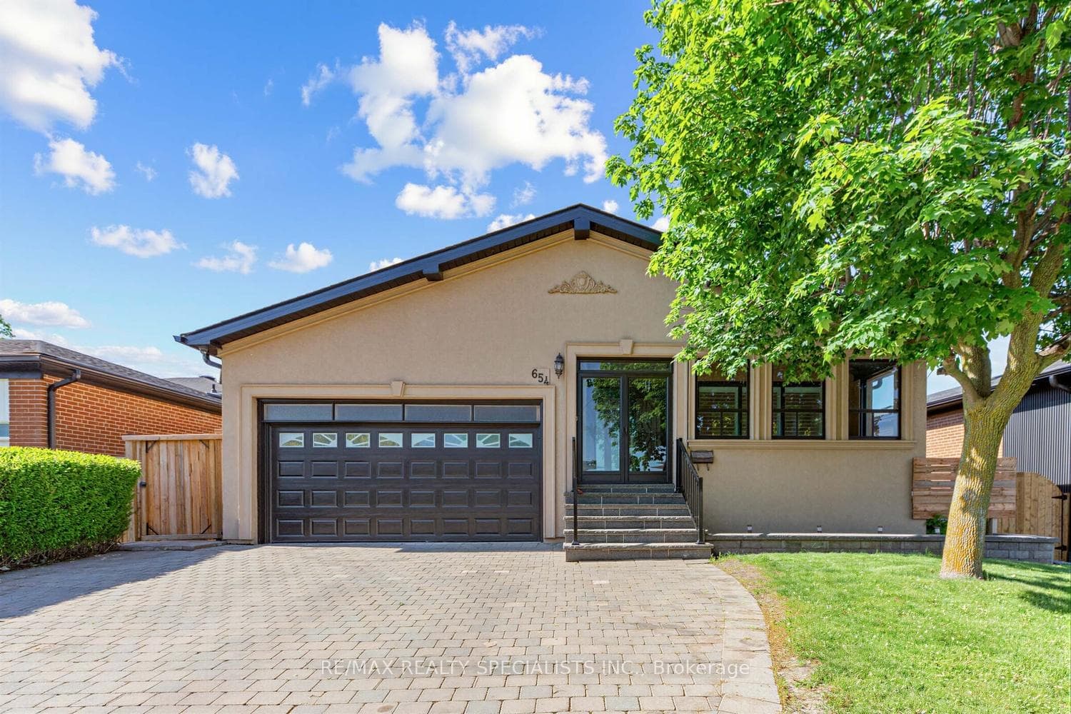 654 Woodbridge Avenue, Vaughan, ON L4L 2T8