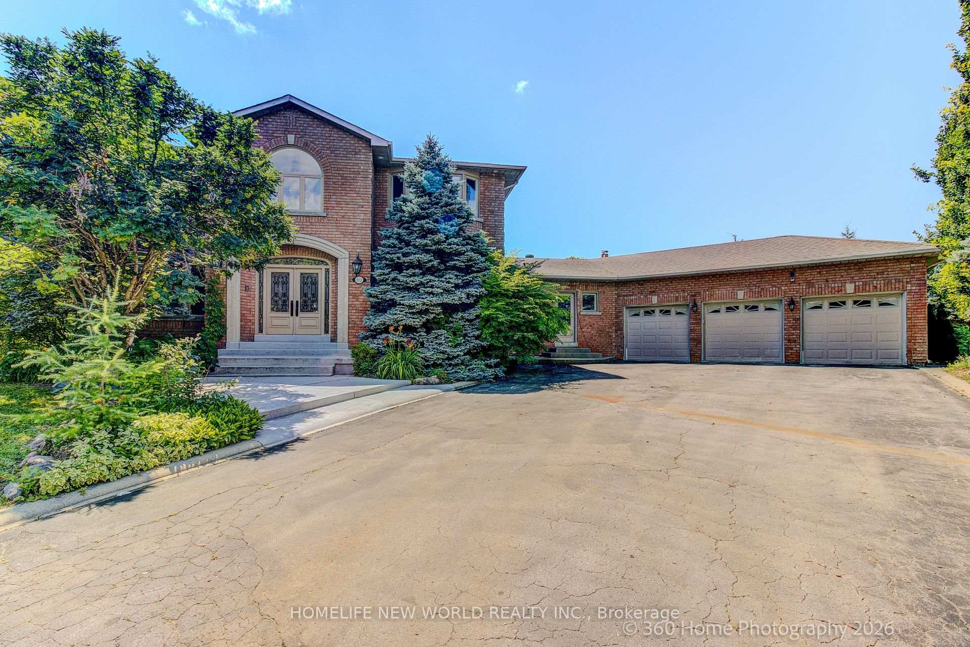 212 Burns Boulevard, King, ON L7B 1C8