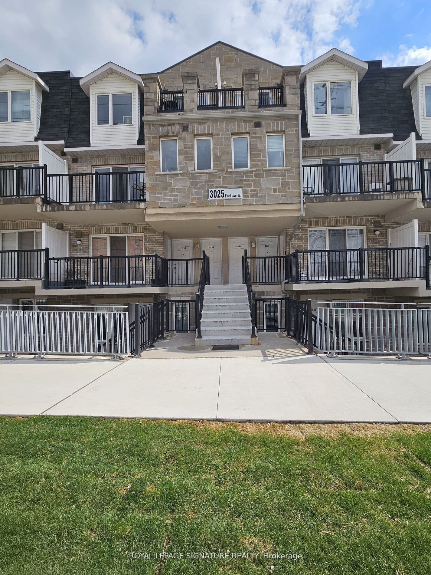 3025 Finch Avenue, Toronto, ON, Humbermede