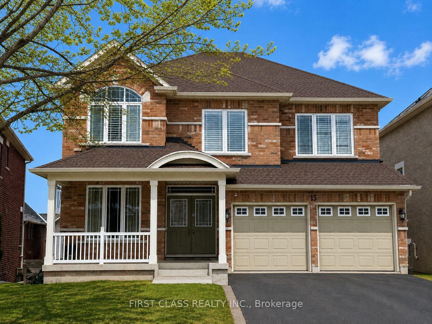 15 Usherwood Street, Aurora, ON L4G 7W6